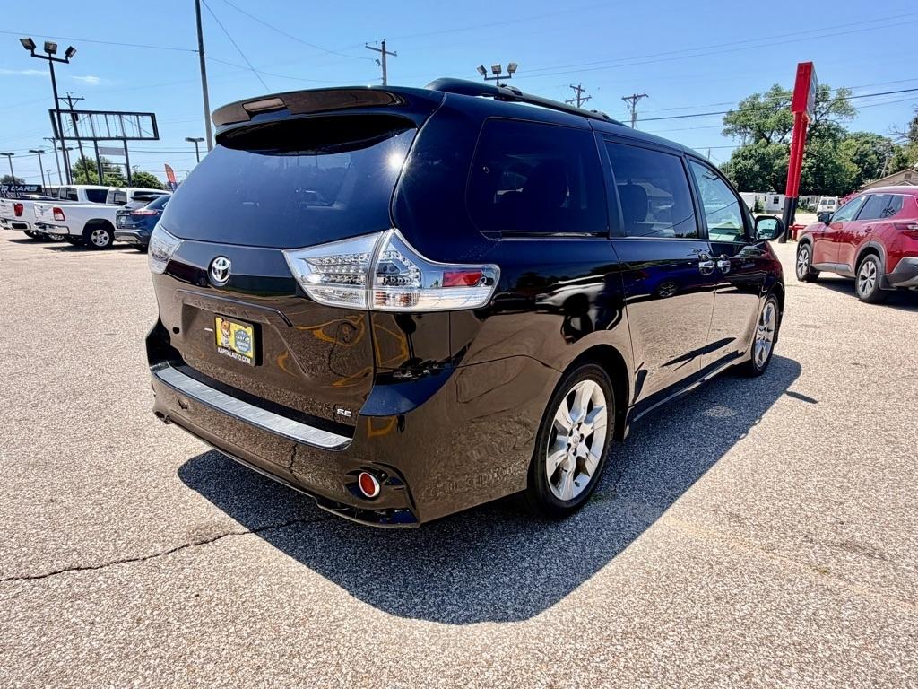 Toyota Sienna  2014