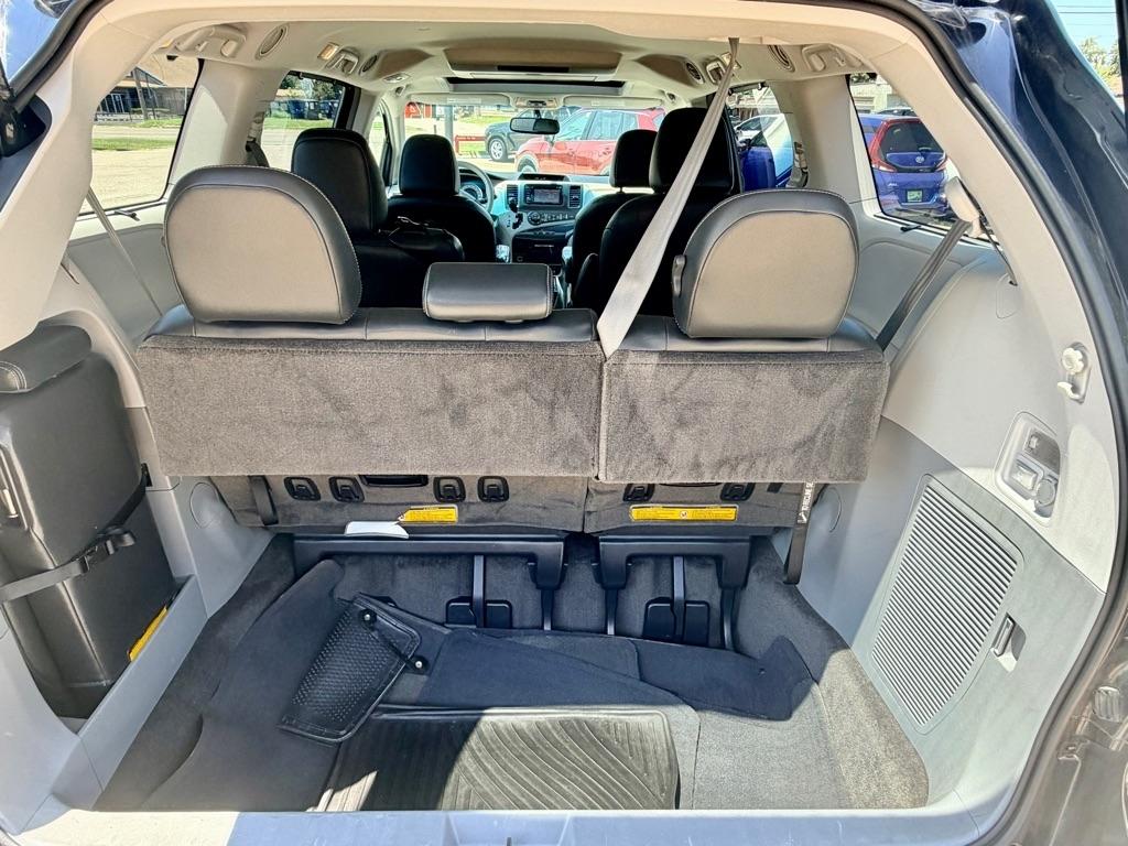 Toyota Sienna  2014