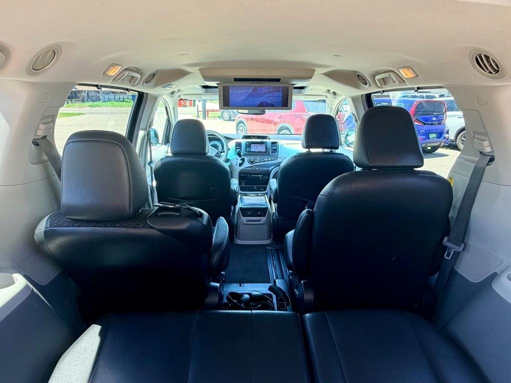 Toyota Sienna  2014