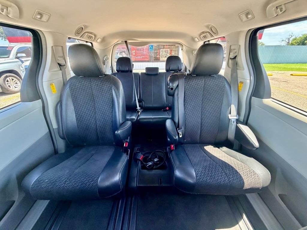 Toyota Sienna  2014