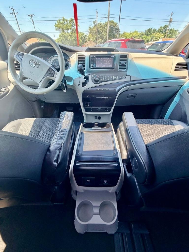 Toyota Sienna  2014