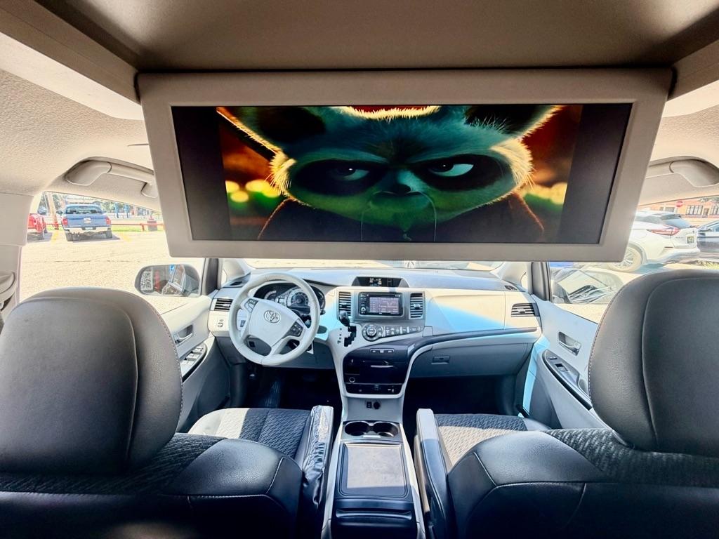 Toyota Sienna  2014
