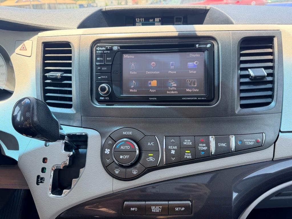 Toyota Sienna  2014