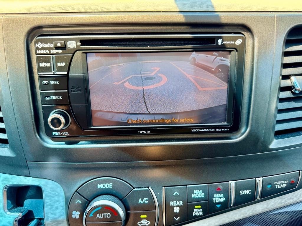 Toyota Sienna  2014