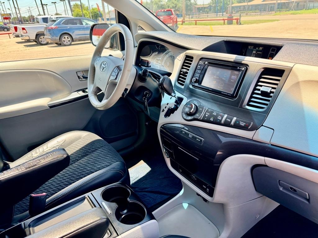 Toyota Sienna  2014