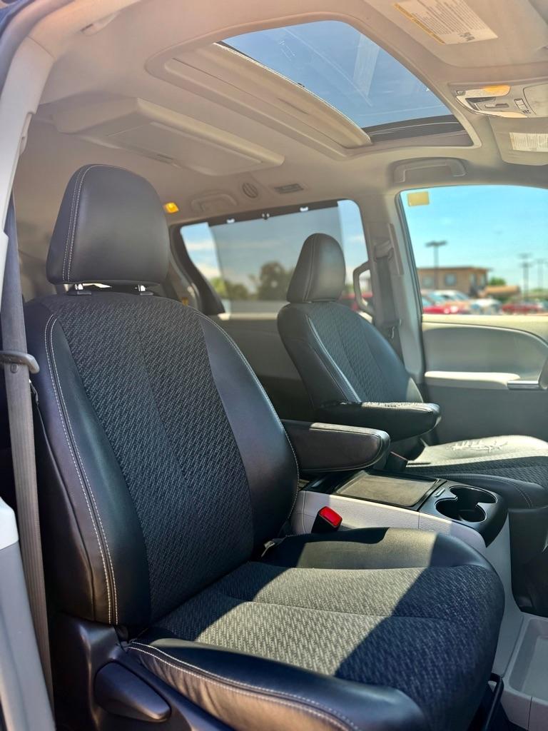 Toyota Sienna  2014