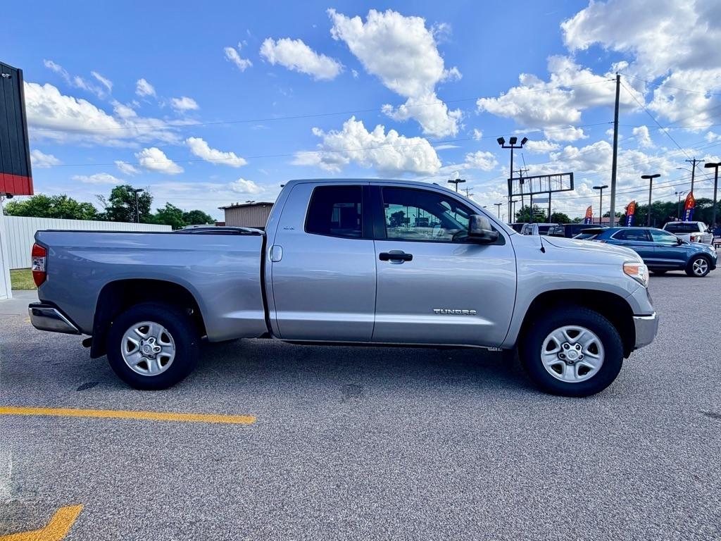 Toyota Tundra  2015
