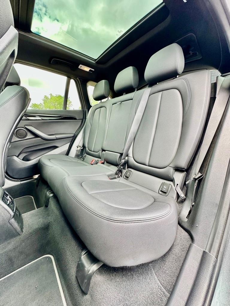 BMW X1  2021