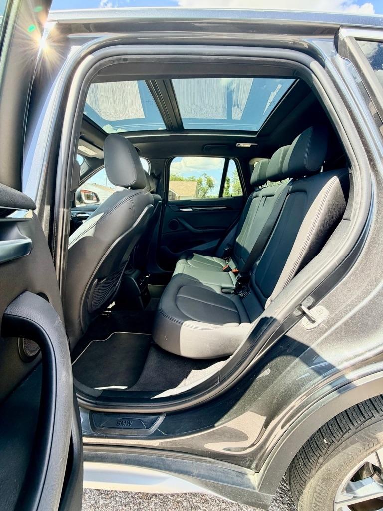 BMW X1  2021
