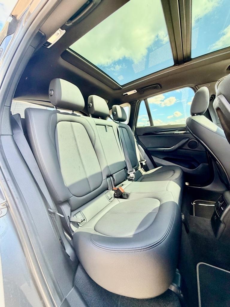 BMW X1  2021