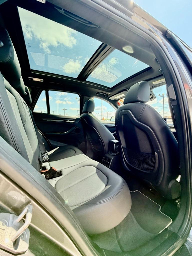 BMW X1  2021