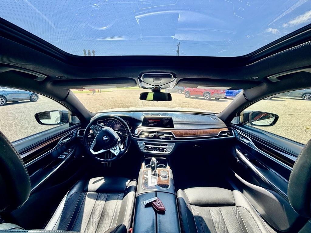 BMW 7-Series  2016
