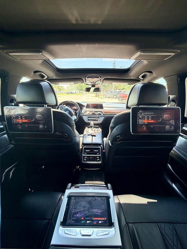 BMW 7-Series  2016