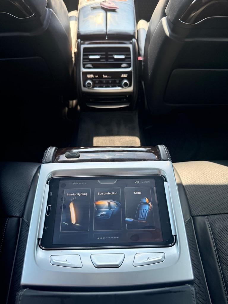 BMW 7-Series  2016