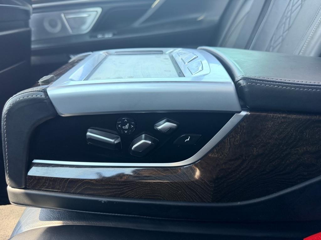 BMW 7-Series  2016
