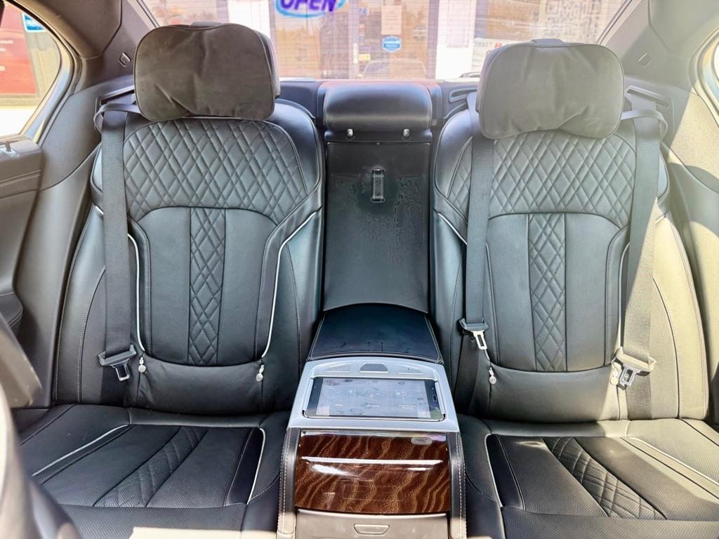 BMW 7-Series  2016