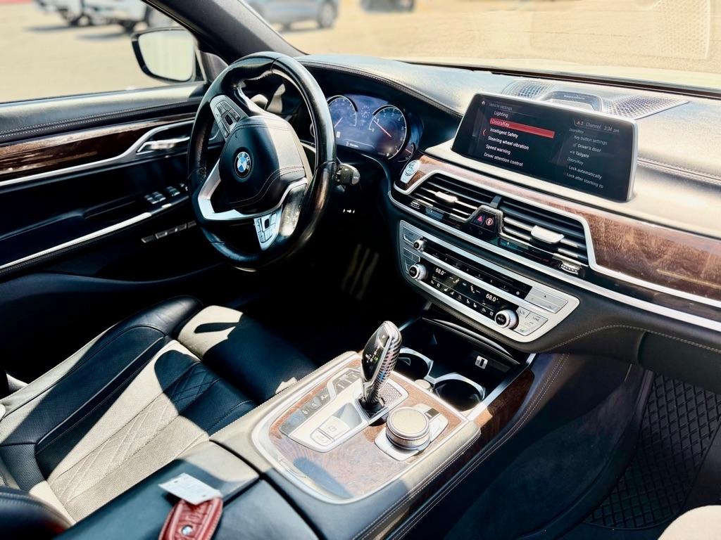 BMW 7-Series  2016