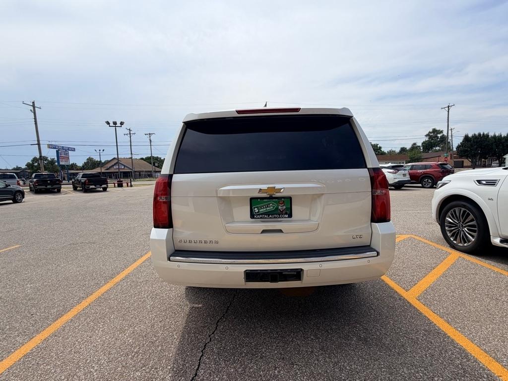Chevrolet Suburban  2015