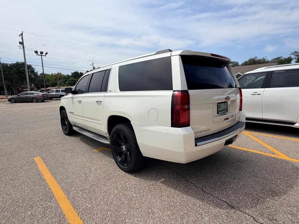Chevrolet Suburban  2015