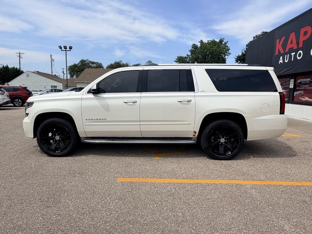 Chevrolet Suburban  2015