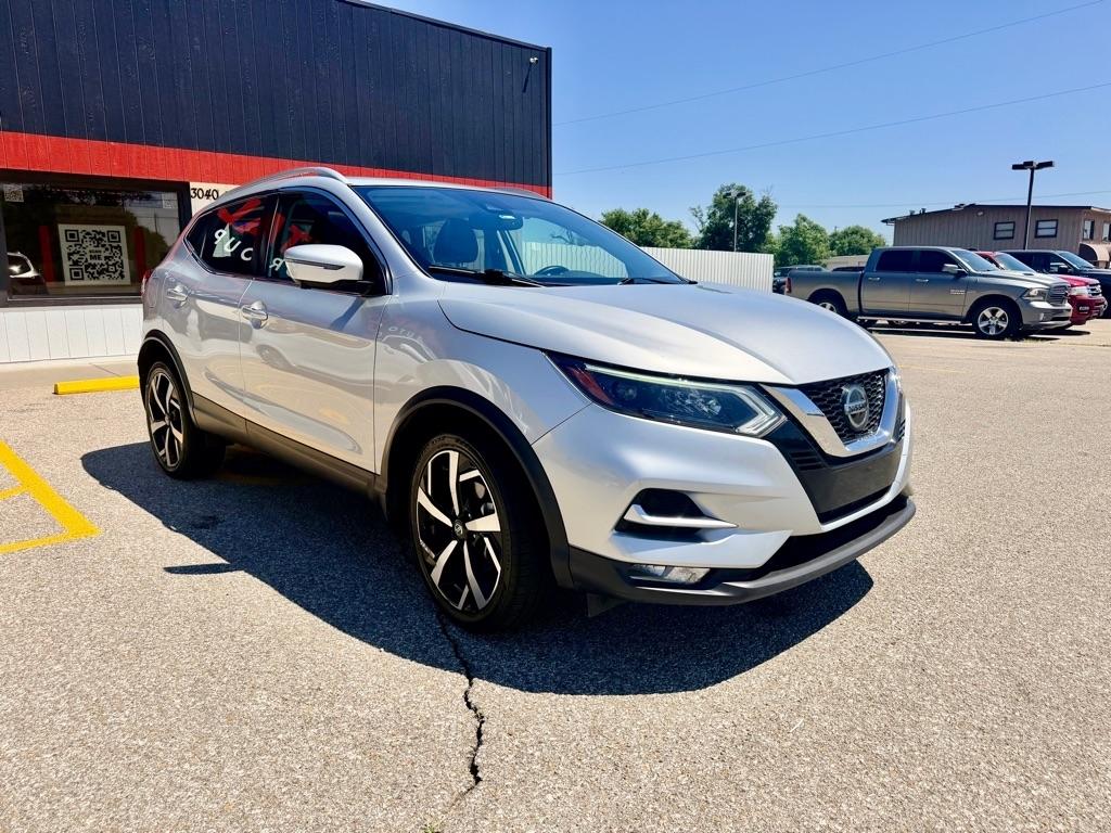 Nissan Rogue Sport  2021