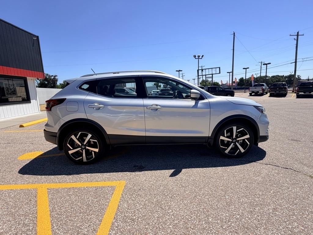 Nissan Rogue Sport  2021