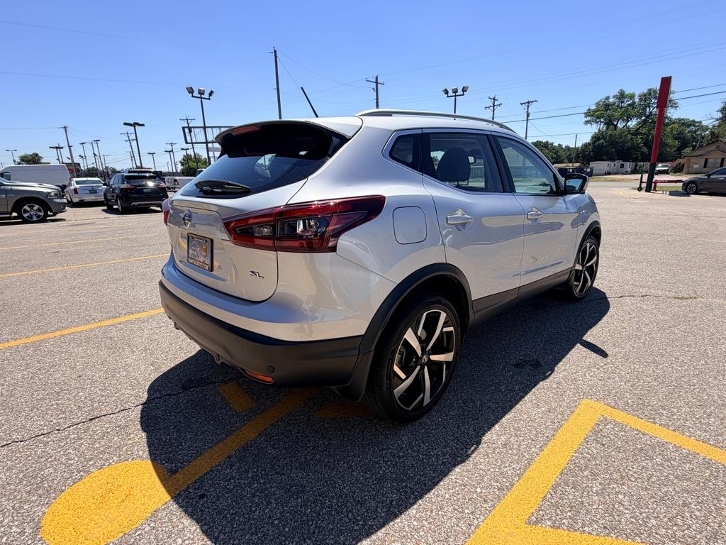 Nissan Rogue Sport  2021