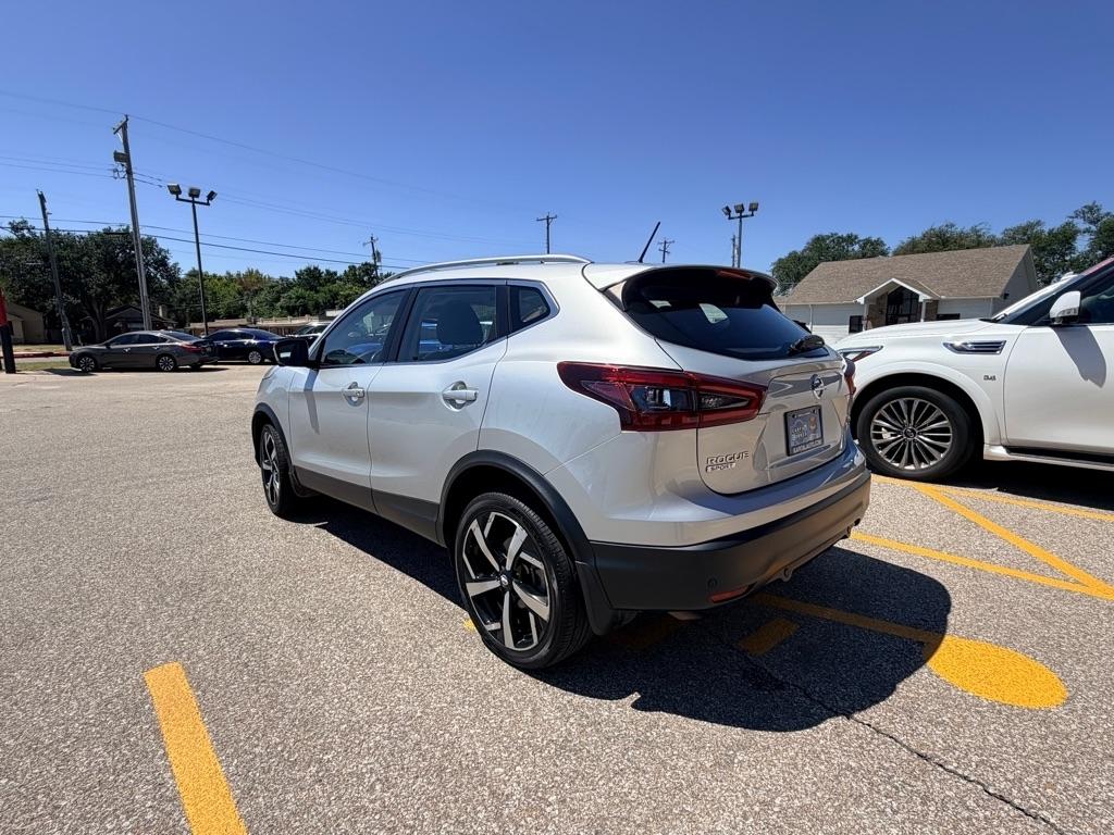 Nissan Rogue Sport  2021