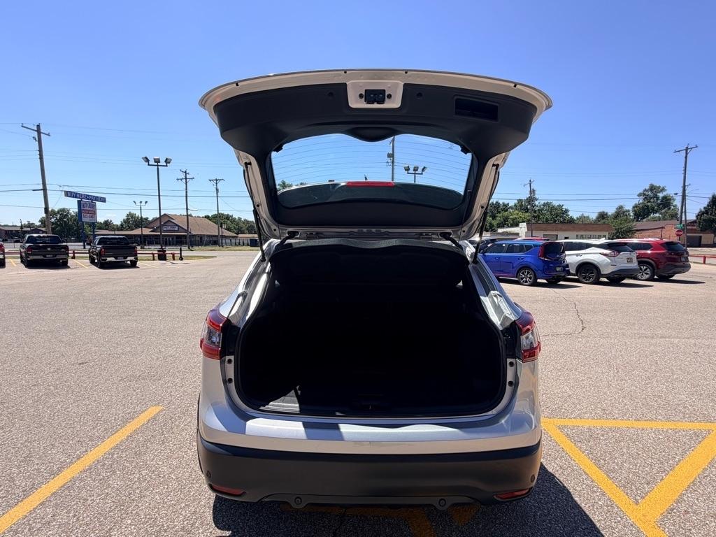 Nissan Rogue Sport  2021
