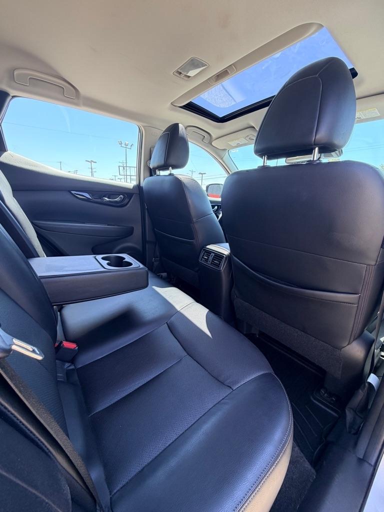 Nissan Rogue Sport  2021