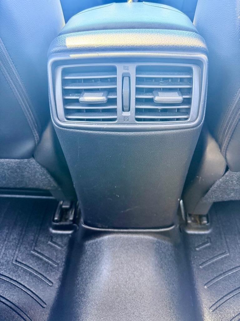 Nissan Rogue Sport  2021