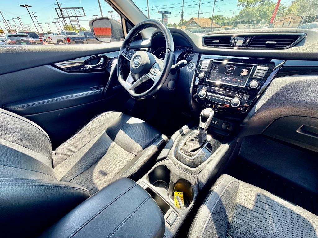 Nissan Rogue Sport  2021