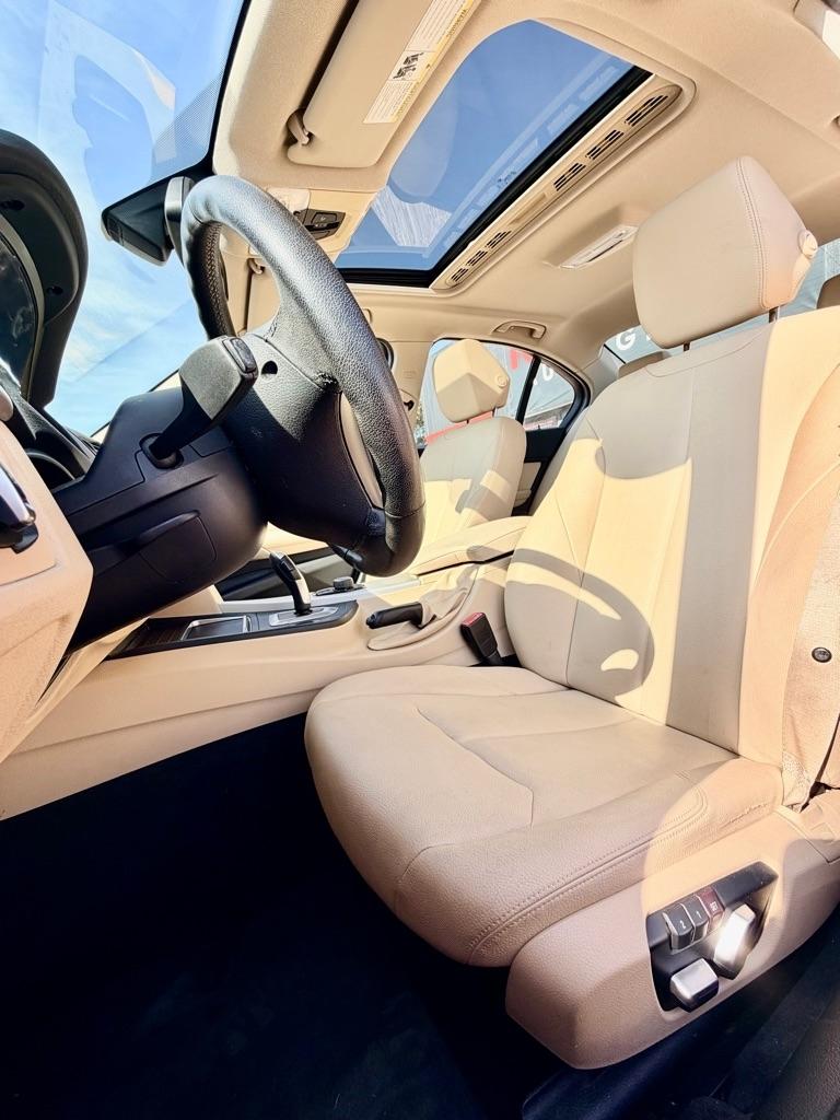 BMW 3-Series  2017