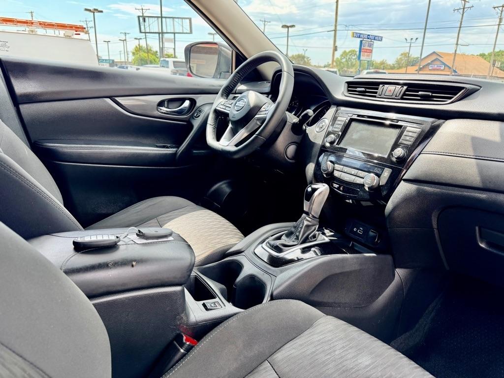 Nissan Rogue  2020
