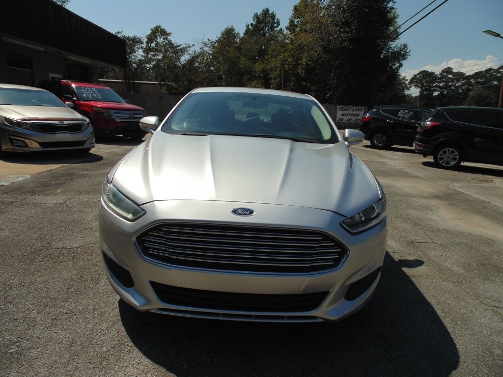Ford Fusion SE 2015