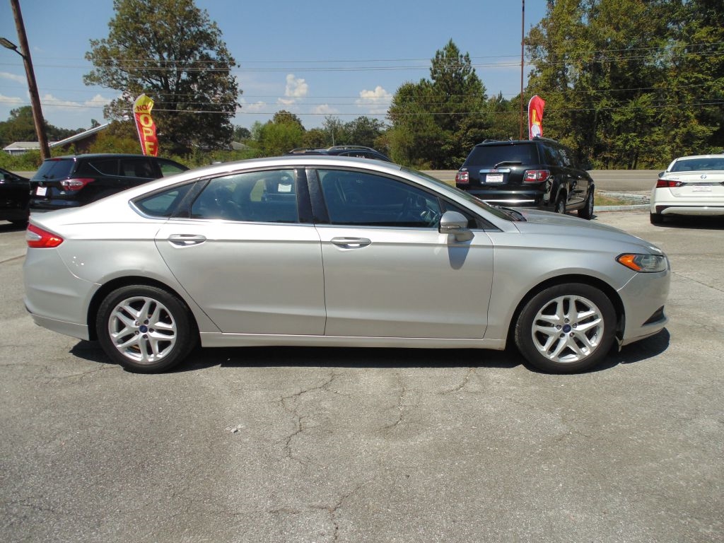 Ford Fusion SE 2015