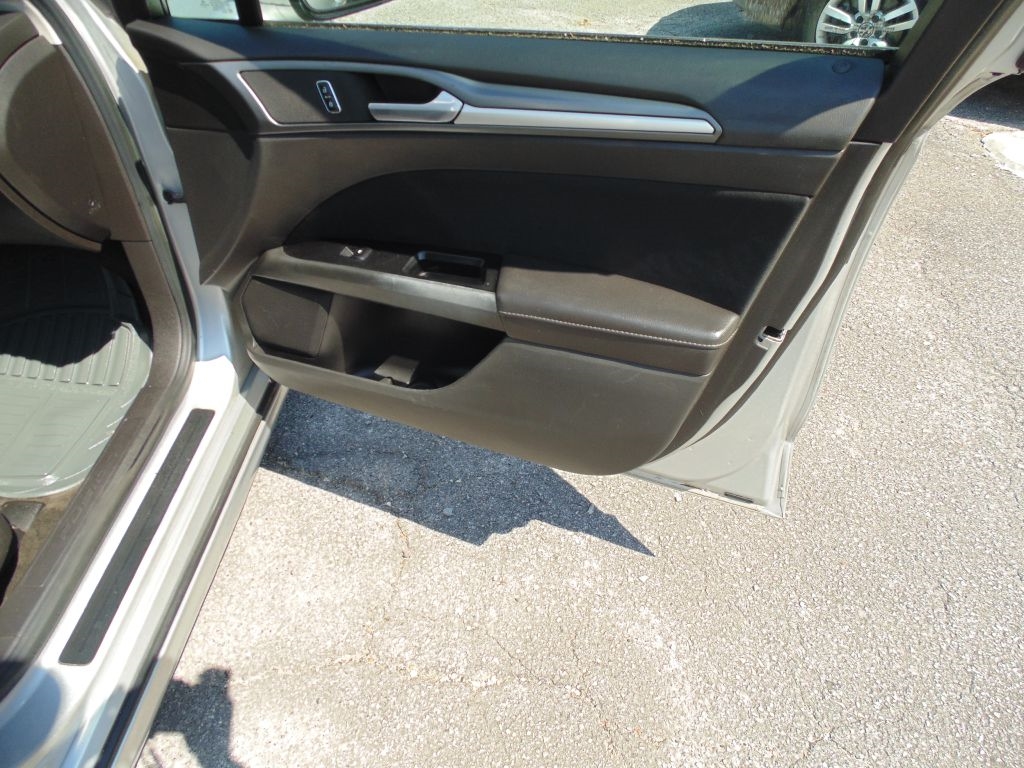 Ford Fusion SE 2015