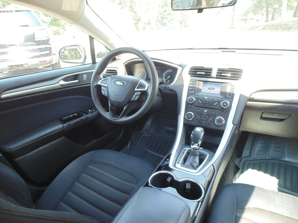 Ford Fusion SE 2015