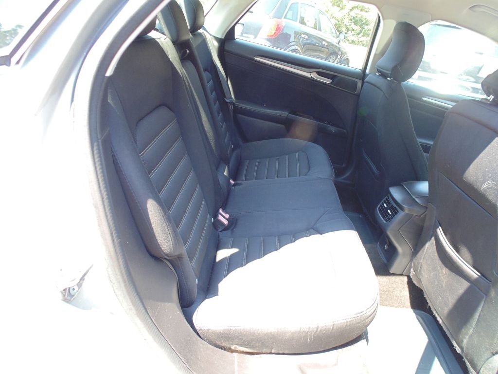 Ford Fusion SE 2015