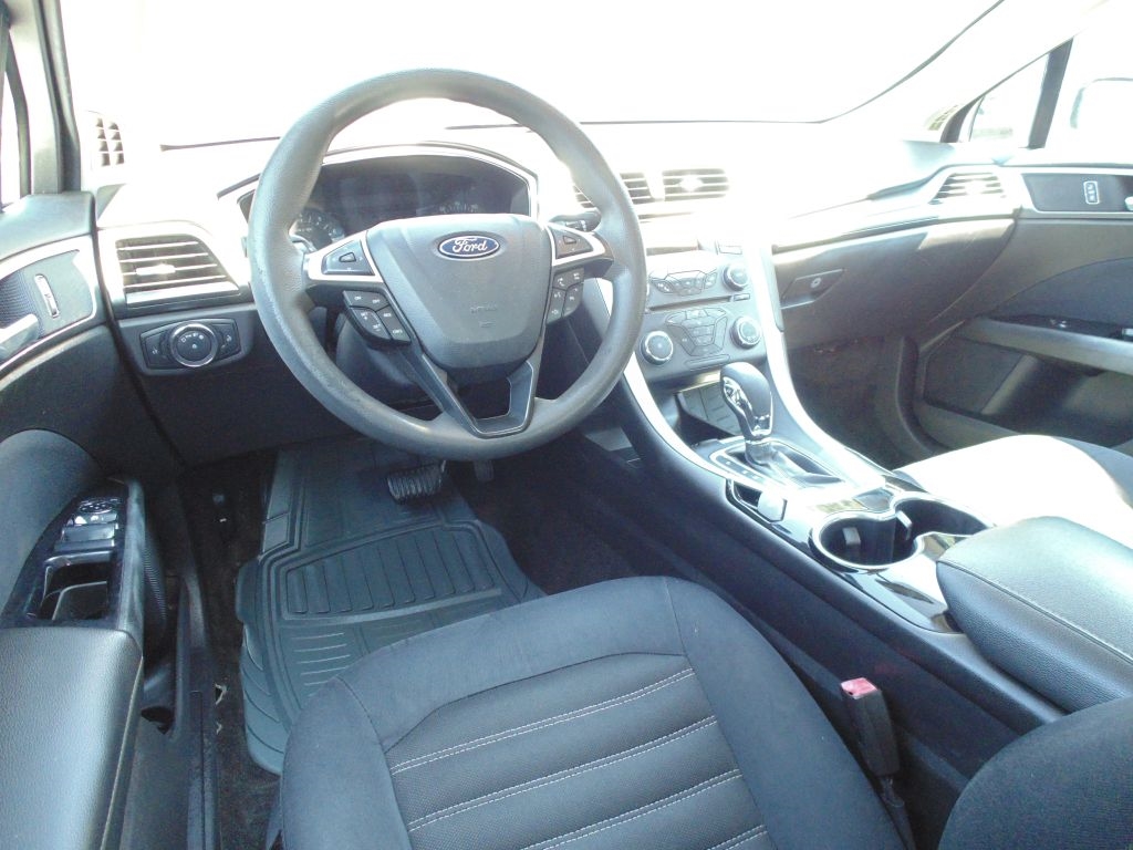 Ford Fusion SE 2015