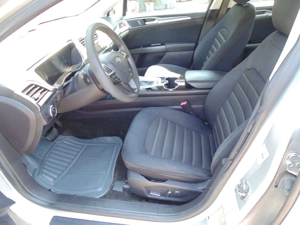 Ford Fusion SE 2015
