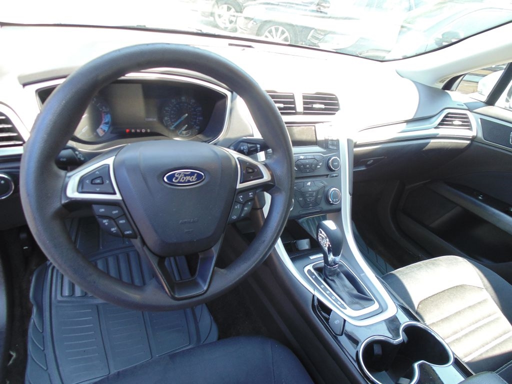 Ford Fusion SE 2015