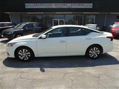 2020 Nissan Altima  2020 Nissan Altima