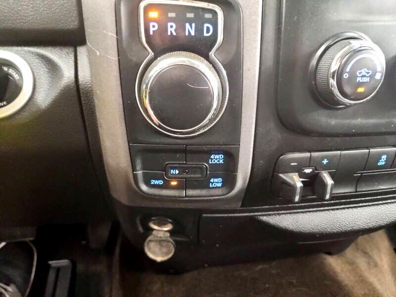 RAM 1500 4WD Crew Cab 140.5" Tradesman 2014