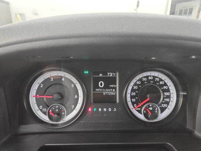 RAM 1500 4WD Crew Cab 140.5" Tradesman 2014