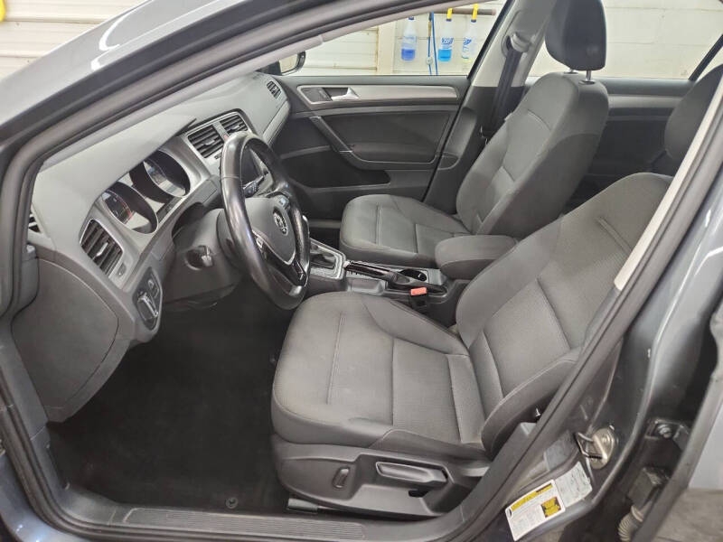 Volkswagen Golf SportWagen  2017