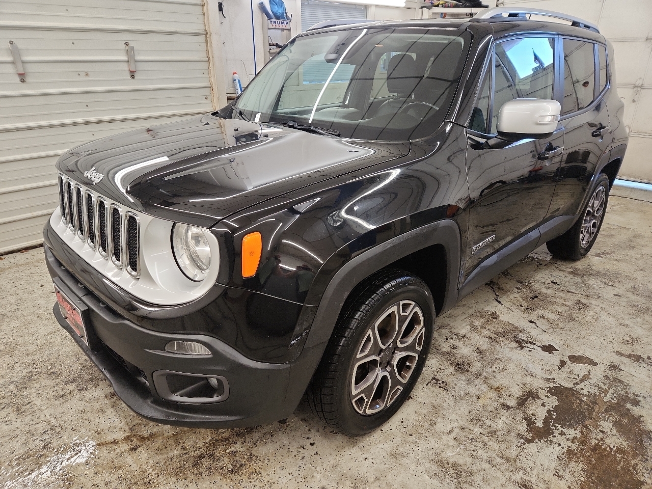 2017 Jeep Renegade Limited's photo