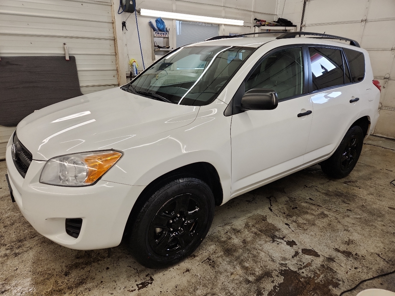 Toyota RAV4 Base I4 4WD 2012