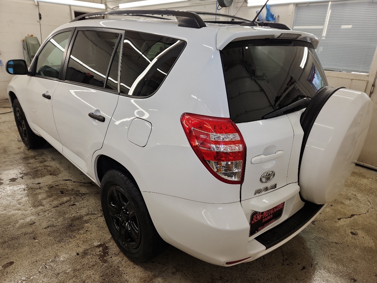 Toyota RAV4 Base I4 4WD 2012