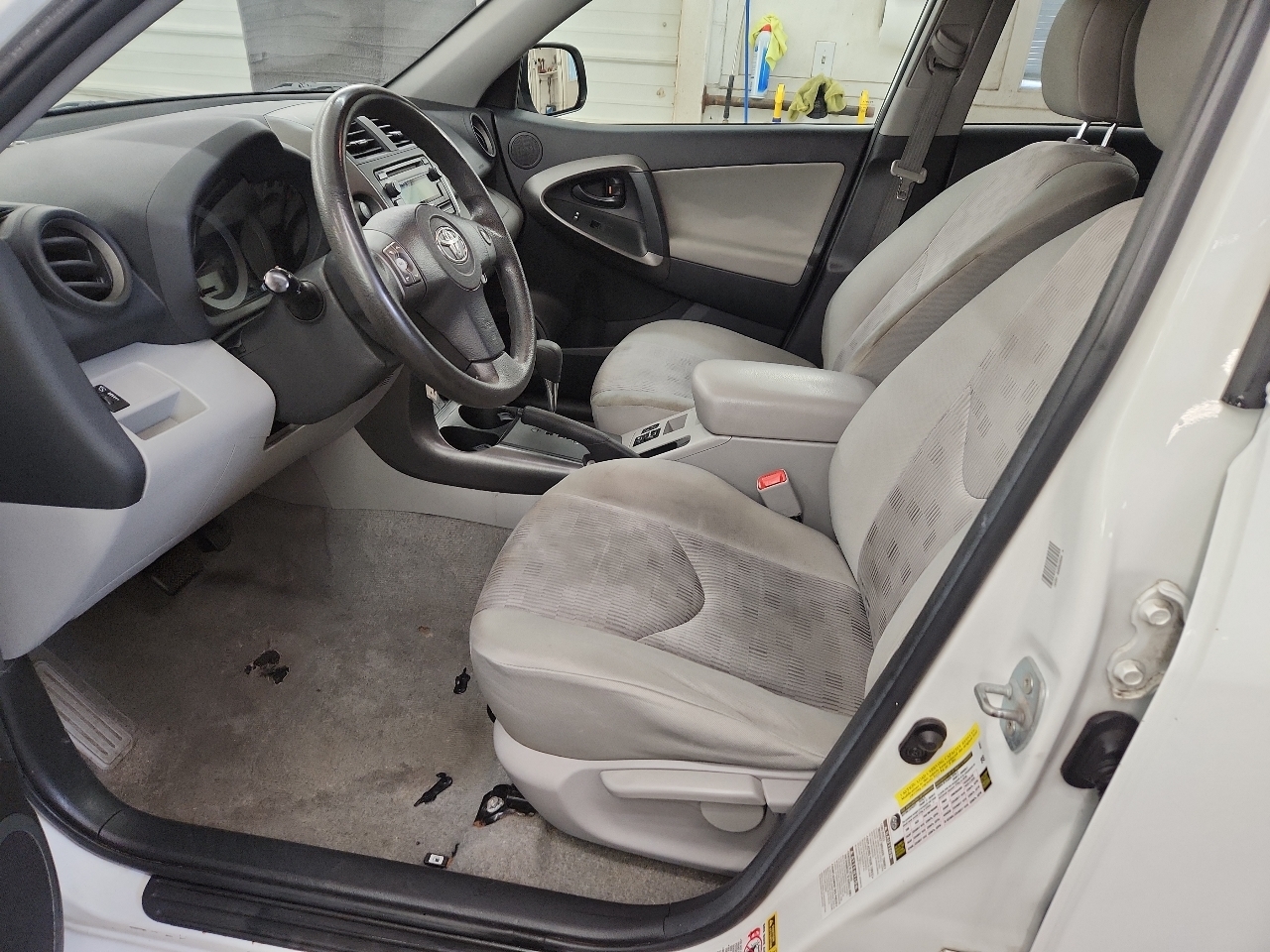 Toyota RAV4 Base I4 4WD 2012